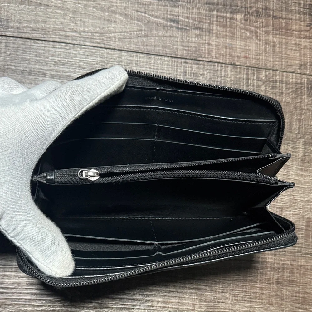 CHANEL Black Leather Zip around Wallet - Picture 5 of 16